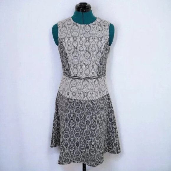 Belle Badgley Mischka Monochromatic Snakeskin Print Fit and Flare Dress - Size 6 - Picture 1 of 10